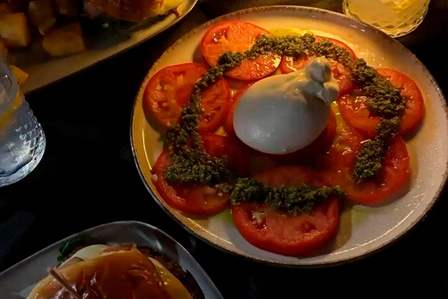 BoBe ensalada burrata